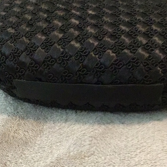 Robinson’s ribbon and lace purse - Picture 3 of 7